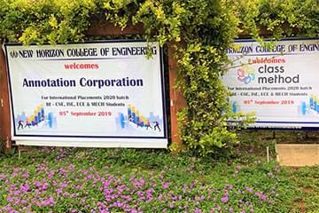 インド大学が作成した日本企業の採用イベント用のウェルカムボード